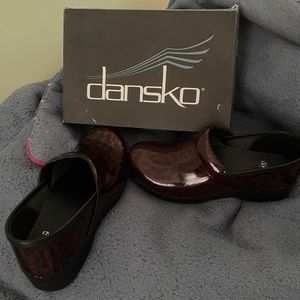 Brand new in the box. Never worn. Were always a bit tight on me. Normal width.